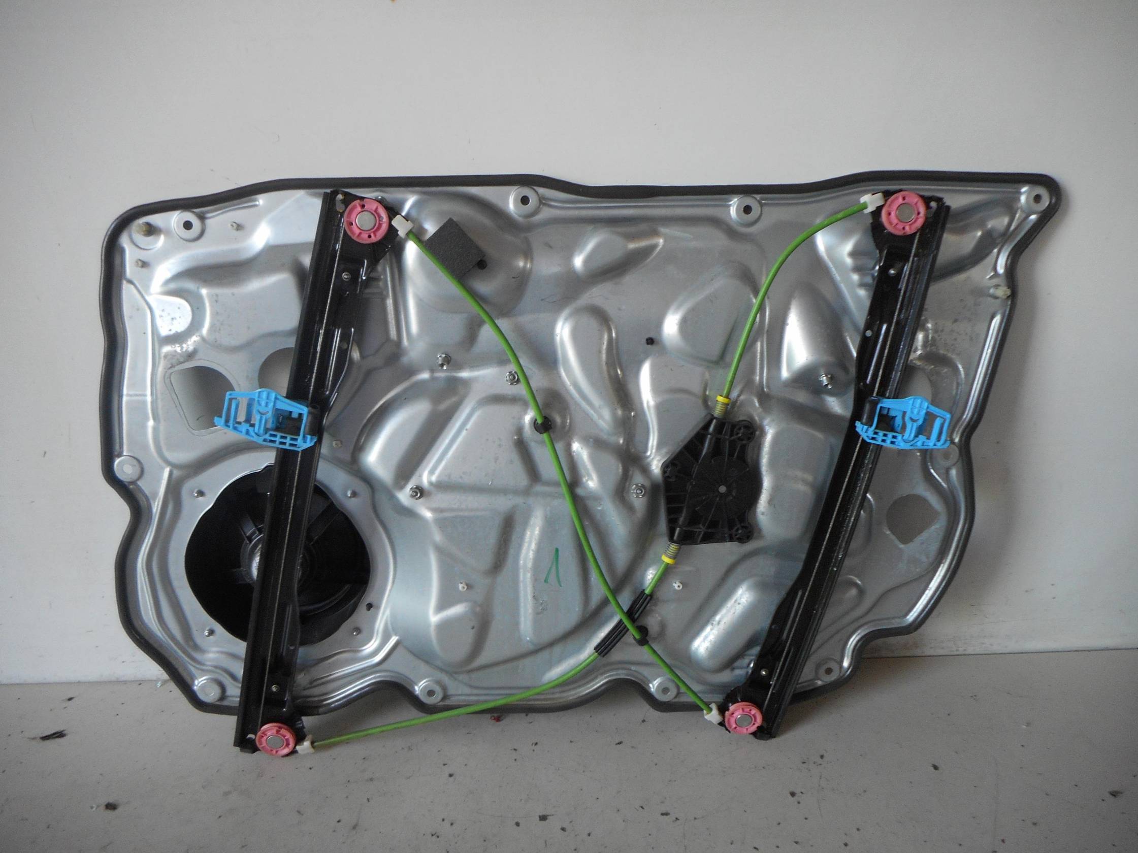 Alzacristallo elettr. porta ant. sx.